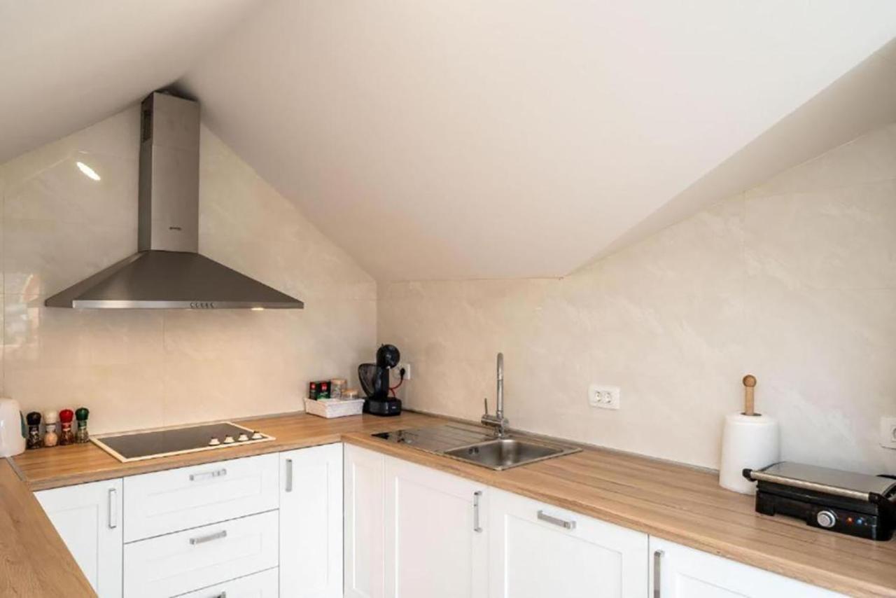 Apartment Matej Mokosica Bagian luar foto