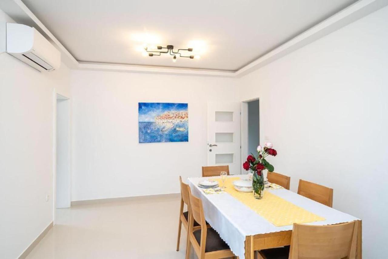 Apartment Matej Mokosica Bagian luar foto